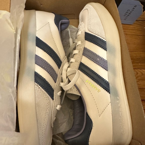 Adidas samba size 4 White and Blue Casual Sneakers - Picture 6 of 8
